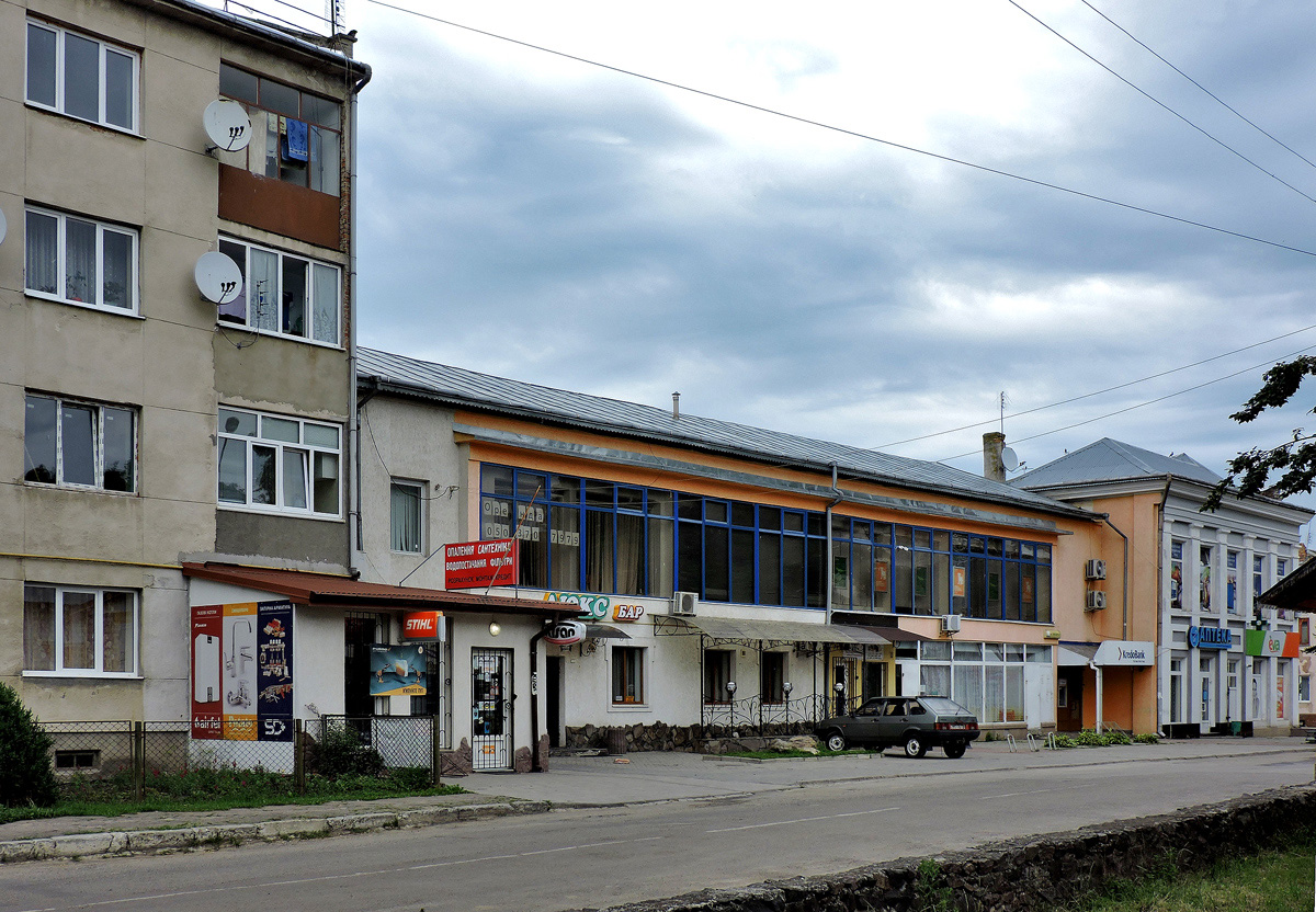 Kamianka-Buzka, Улица Гаватовича, 9А; Улица Независимости, 77