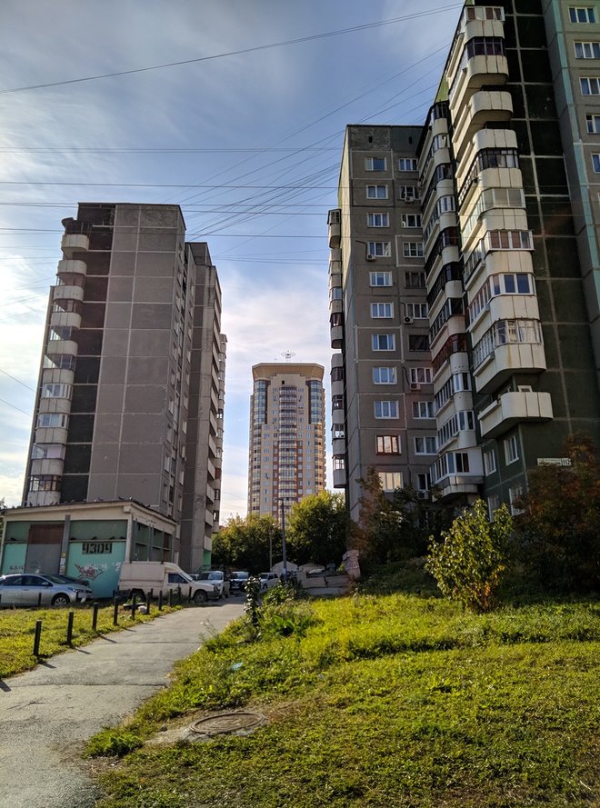 Екатеринбург, Улица Шейнкмана, 114; Московская улица, 70; Улица Шейнкмана, 112