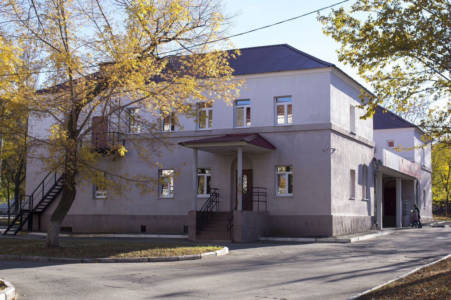 Novokuybyshevsk, Улица Пирогова, 1 (дет. поликлиника)
