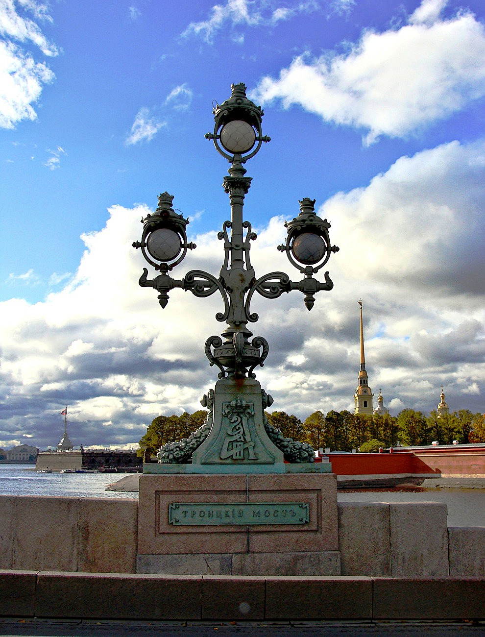 Санкт-Петербург, Троицкий мост. Декор из литого чугуна