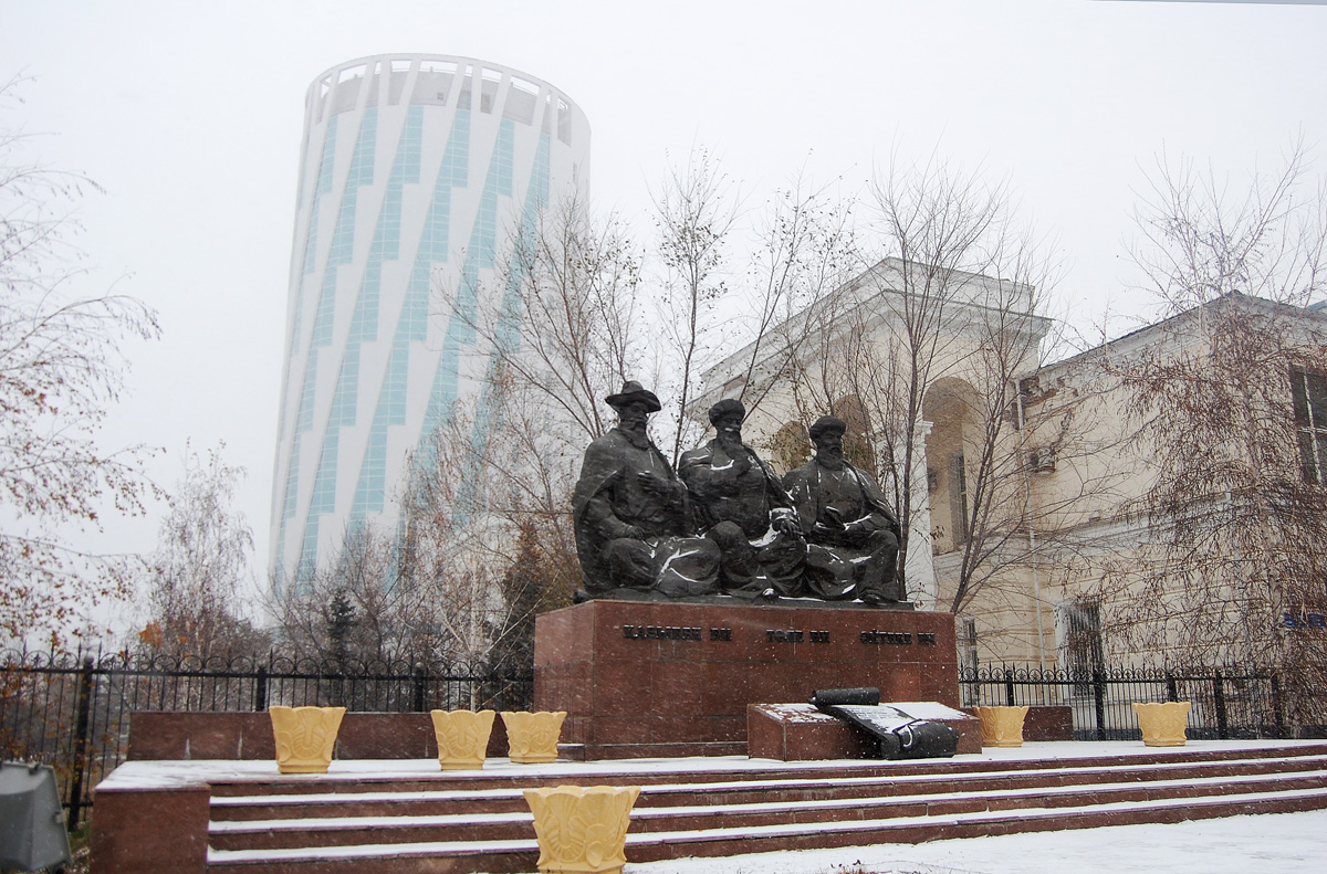 Астана, Улица Бейбитшилик, 14; Улица Омарова, 57