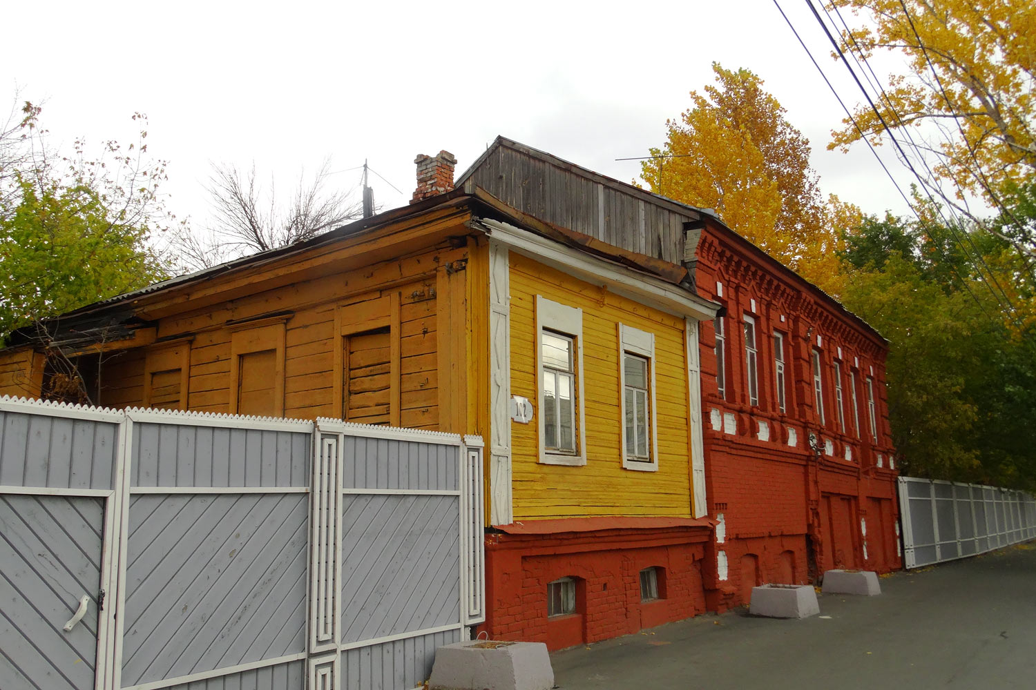 Samara, Улица Льва Толстого, 102