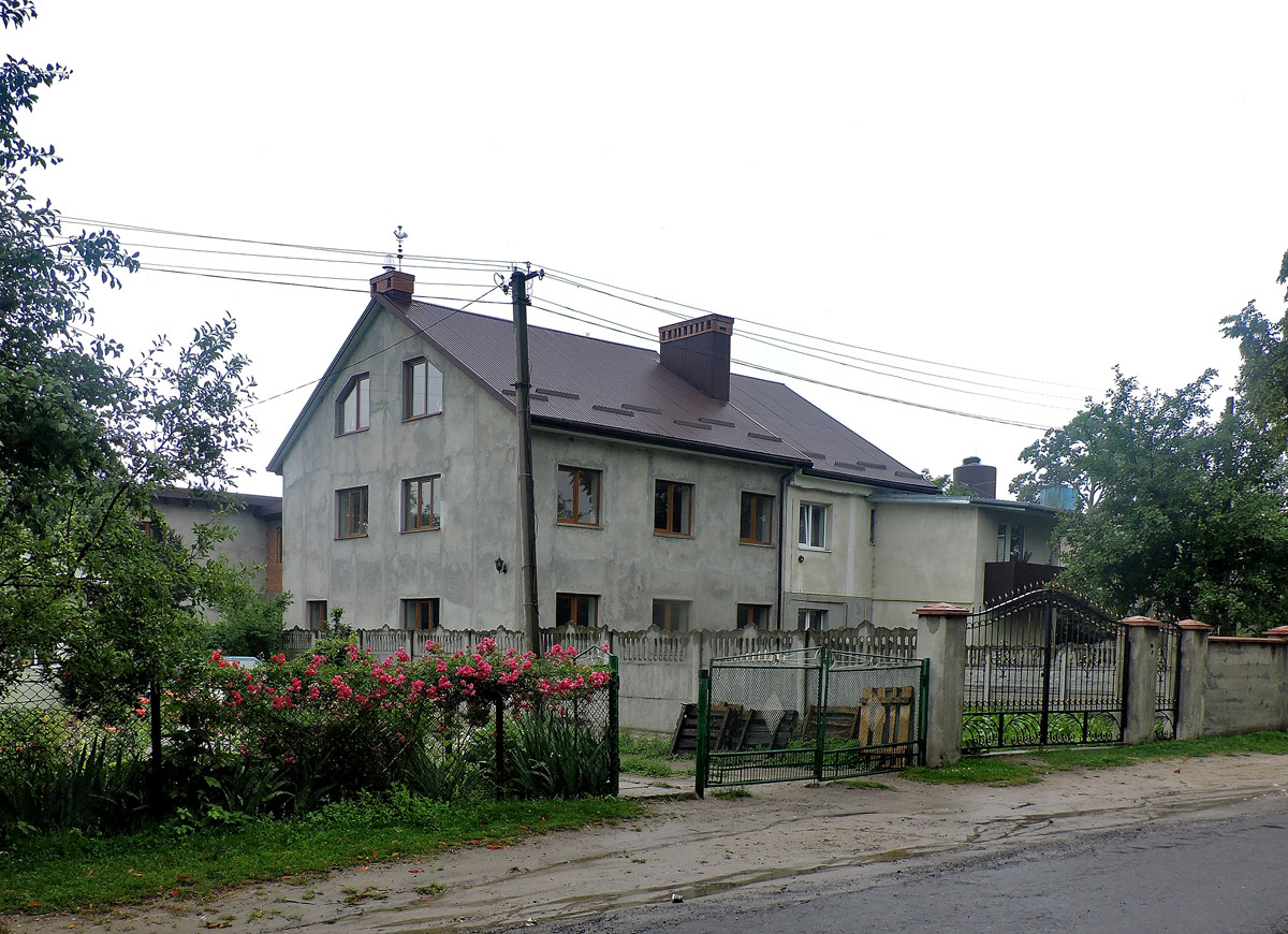 Zolochiv district. others settlements, с. Подгорцы, улица Грушевского, 34
