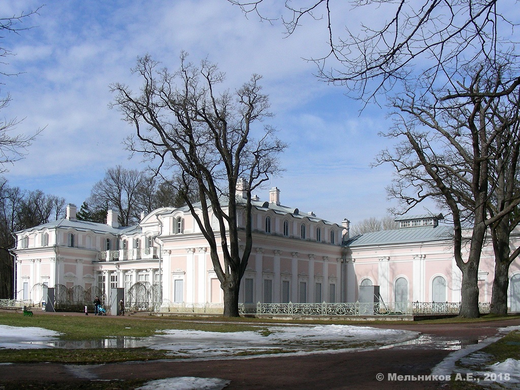 Lomonosov, Верхний парк, Китайский дворец