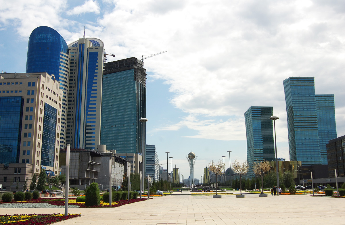 Астана улица республики. Улица Кунаева. Город Конаев в Казахстане.