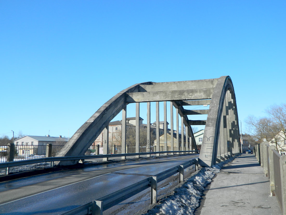 Pärnu, Sauga sild