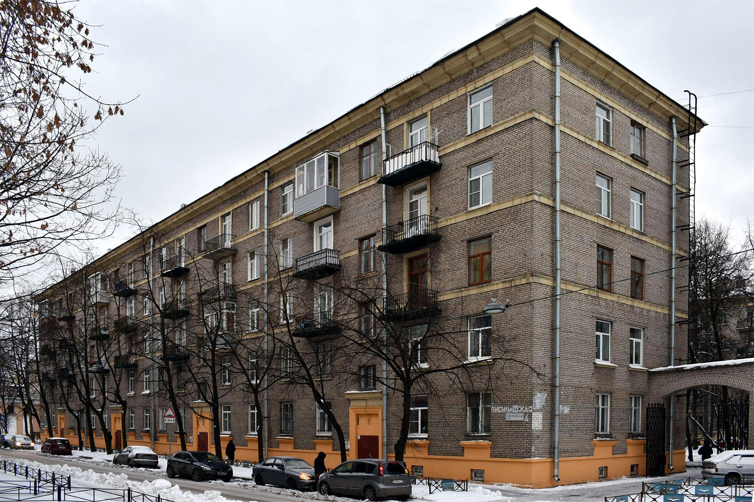 Saint Petersburg, Лисичанская улица, 14