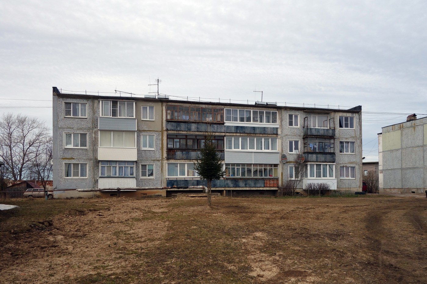Novgorodsky district, other localities, Пос. Волховец, Пионерская улица, 17