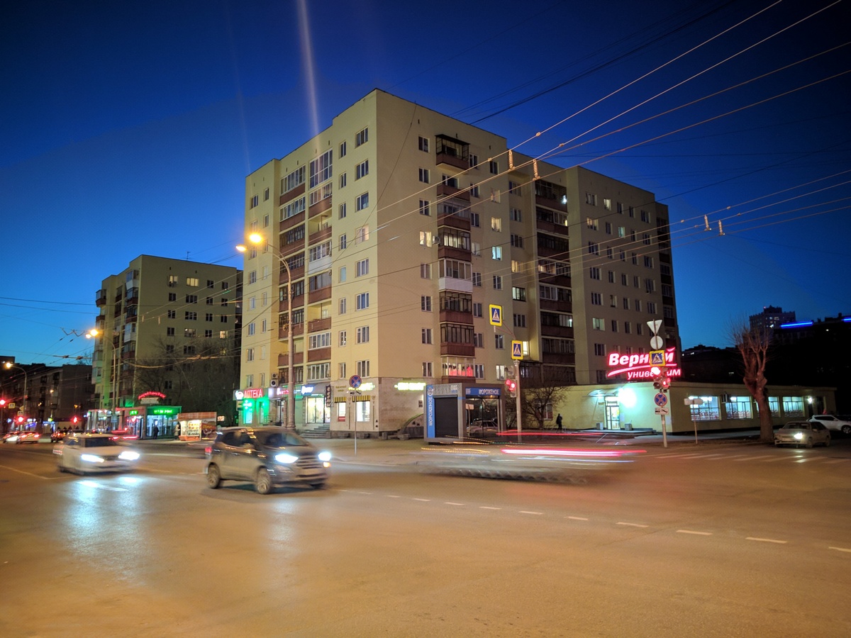 Yekaterinburg, Улица Крауля, 6 (пп. 2); Улица Крауля, 4 (пп. 2); Улица Крауля, 4 (пп. 1)