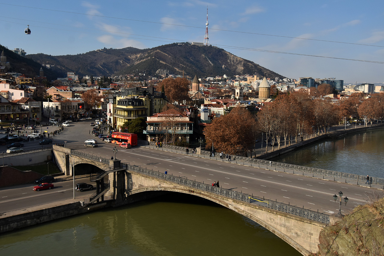 Метехского моста Тбилиси
