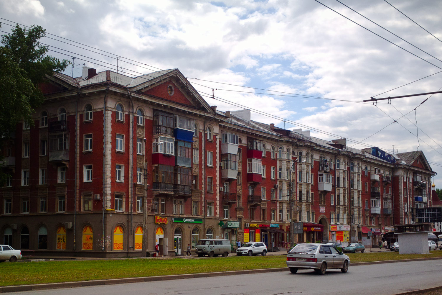 Samara, Улица Победы, 95