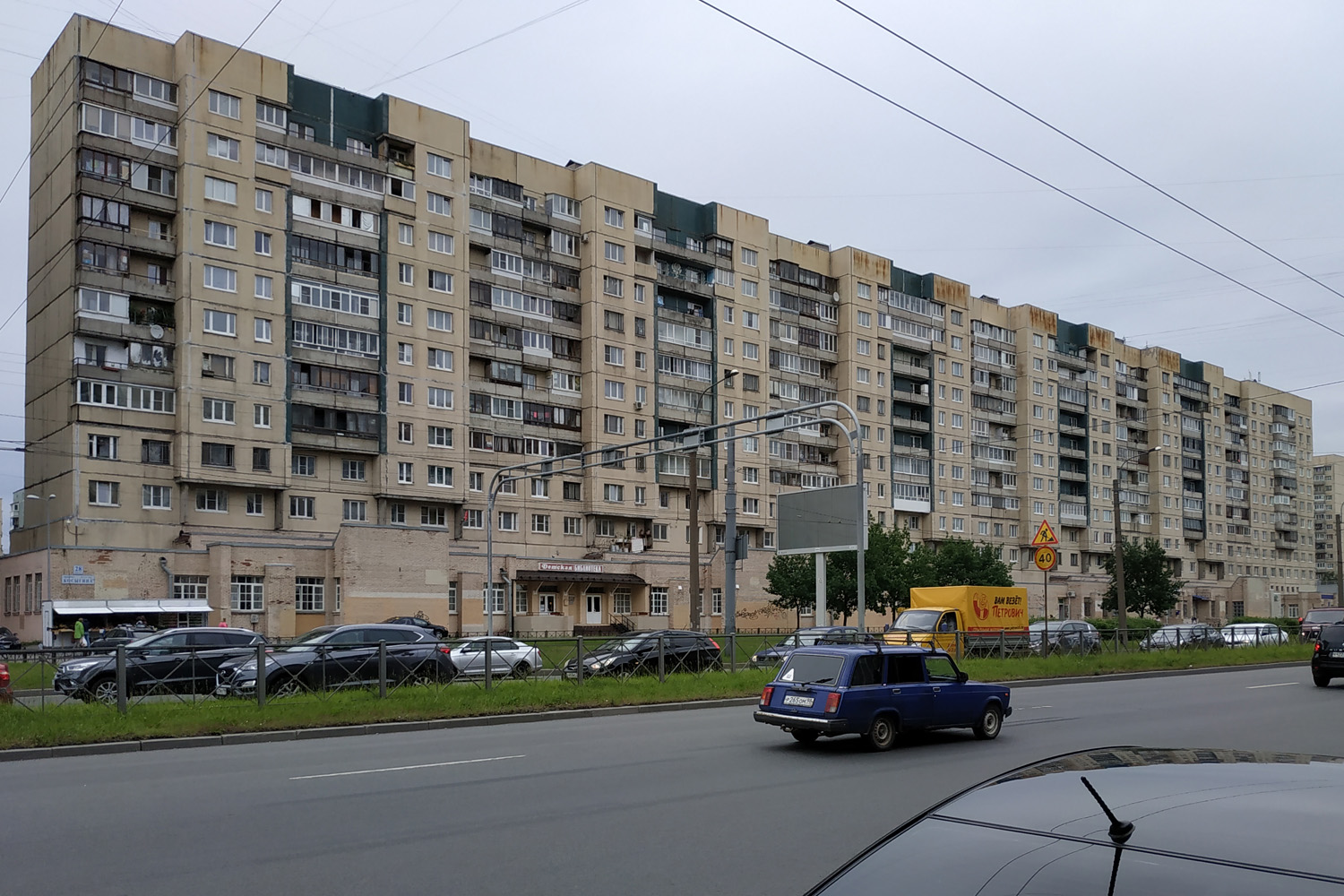 Petersburg, Проспект Косыгина, 28 корп. 1