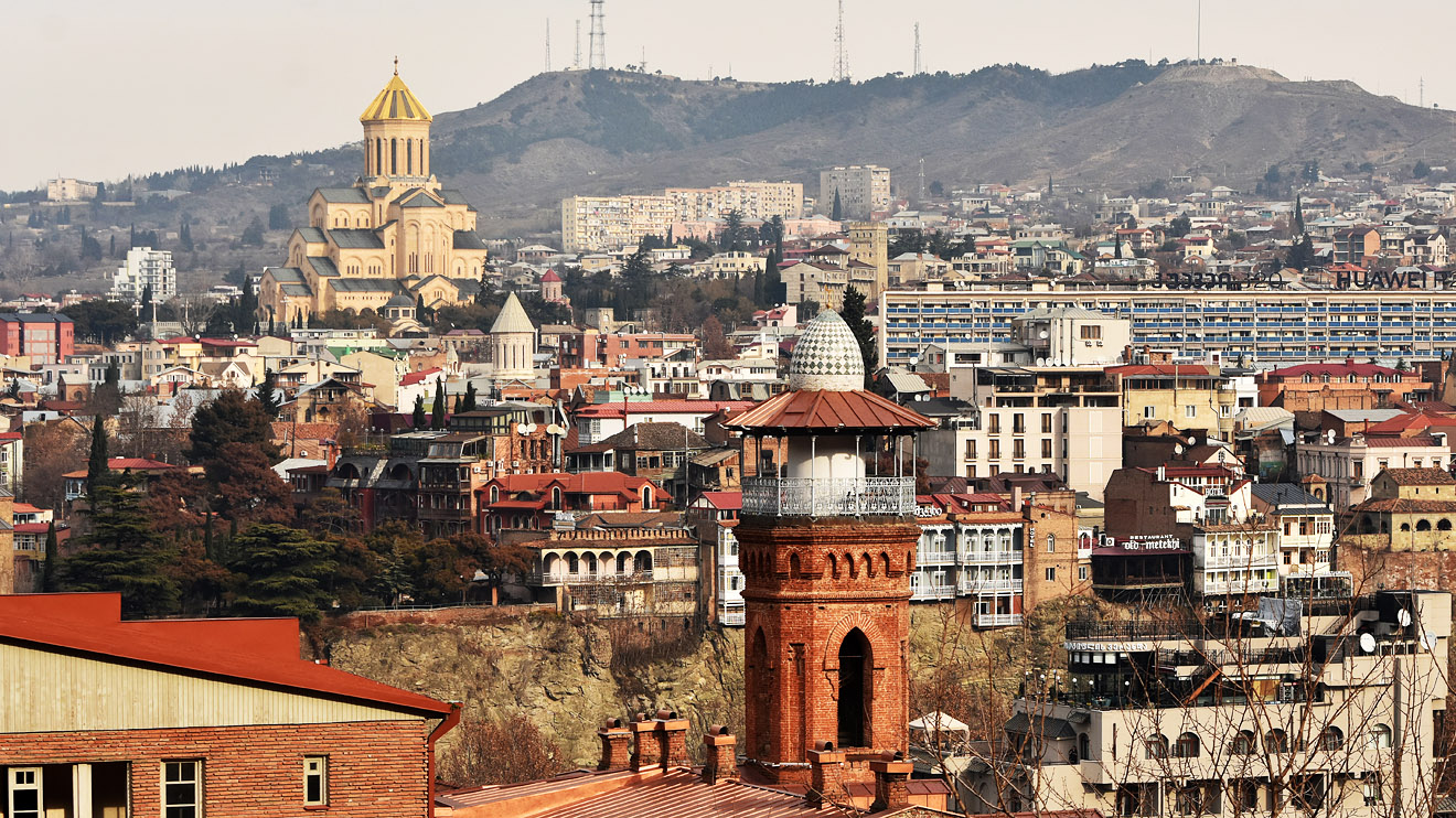 Тбилиси, Кафедральный собор Святой троицы; Улица Ботаникури, 22; Улица Ираклия Пагава, 2. Тбилиси — Панорамы