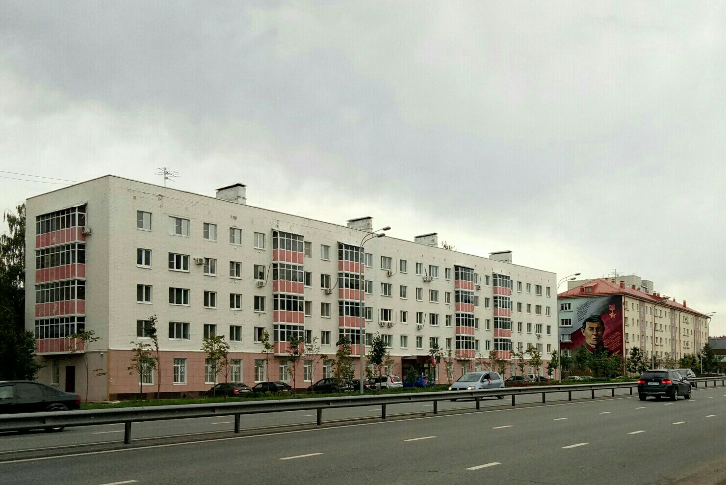 Kazan, Агрономическая улица, 76; Улица Айрата Хайруллина, 5 корп. 1