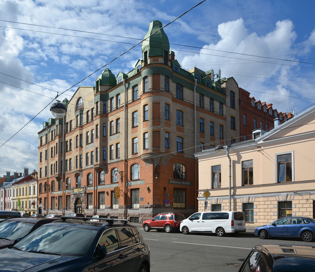 Saint Petersburg, 7-я линия В. О., 16-18