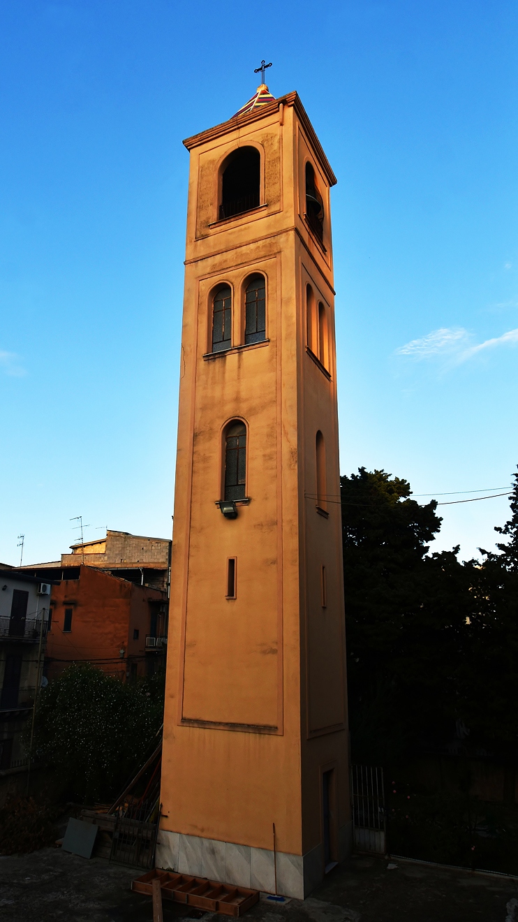 Palermo, Via Belmonte Chiavelli, 1