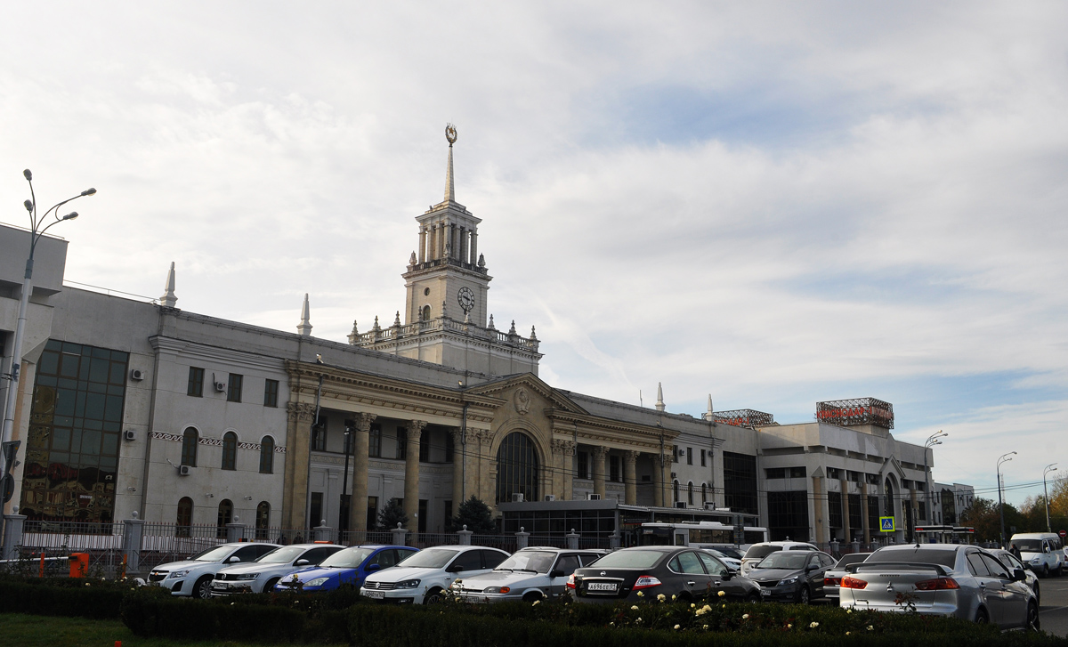 Автовокзал краснодар привокзальная. Привокзальная площадь 1 Краснодар. Краснодар 1 Привокзальная площадь 1. Краснодар Привокзальная площадь 1 Железнодорожный вокзал Краснодар-1. Краснодар 1 Вокзальная площадь.