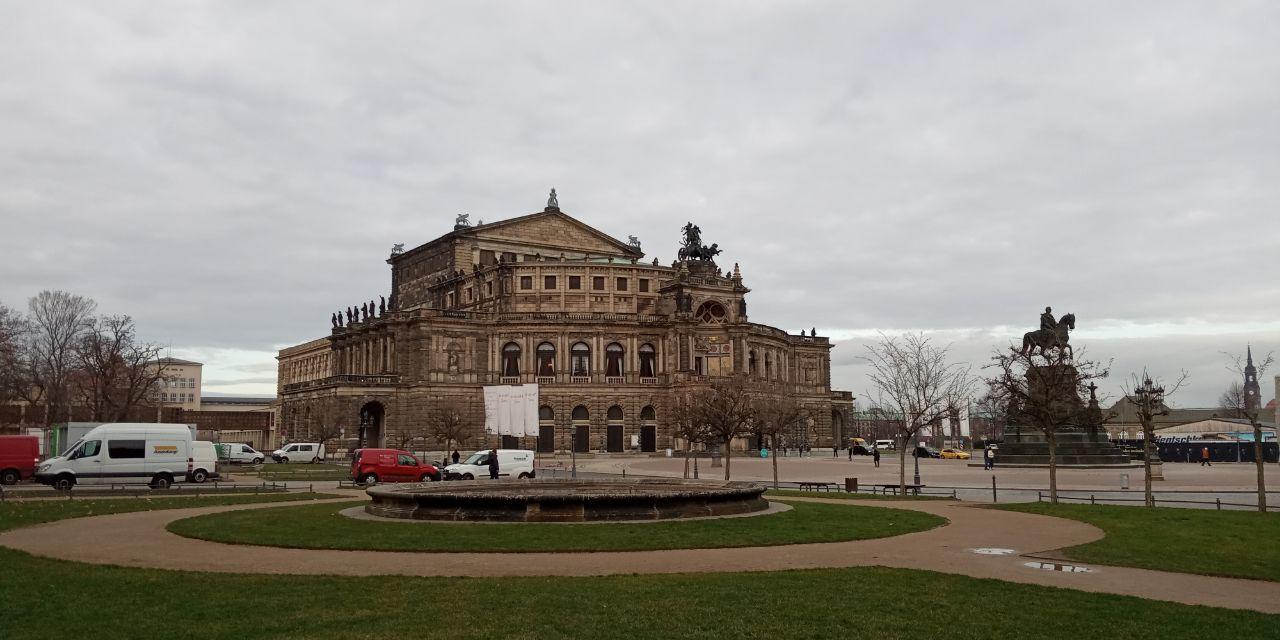 Дрезден, Theaterplatz, 2