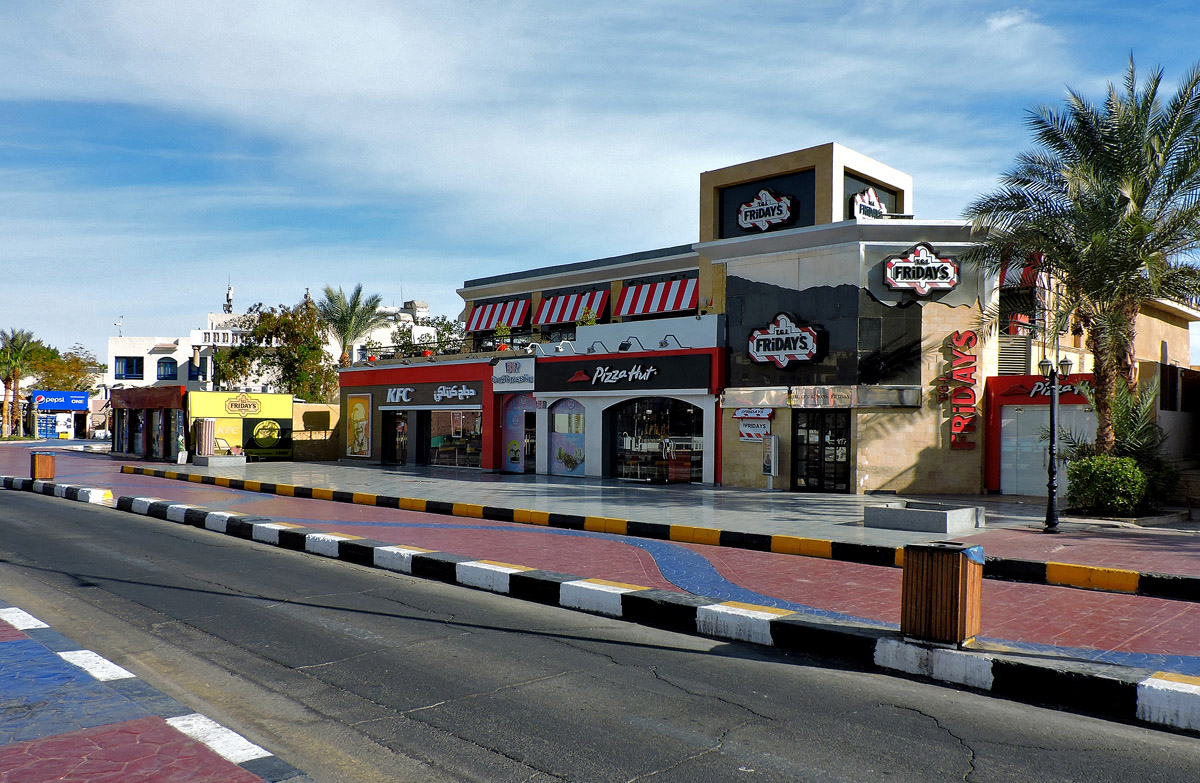 Sharm Al Shiekh, Naama Bay, Al Sultan Qabous-Mashaba, Tel Fridays