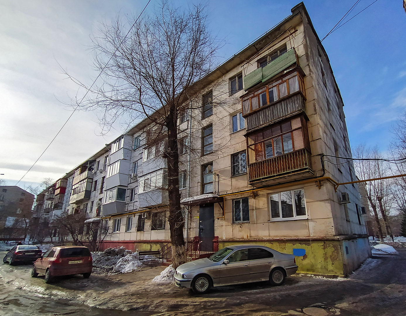 Novokuybyshevsk, Ленинградская улица, 8