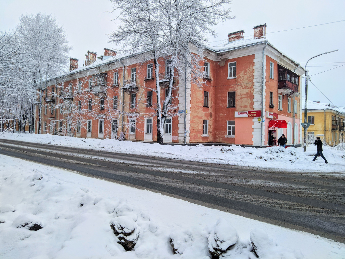 Glazov, Улица Дзержинского, 27