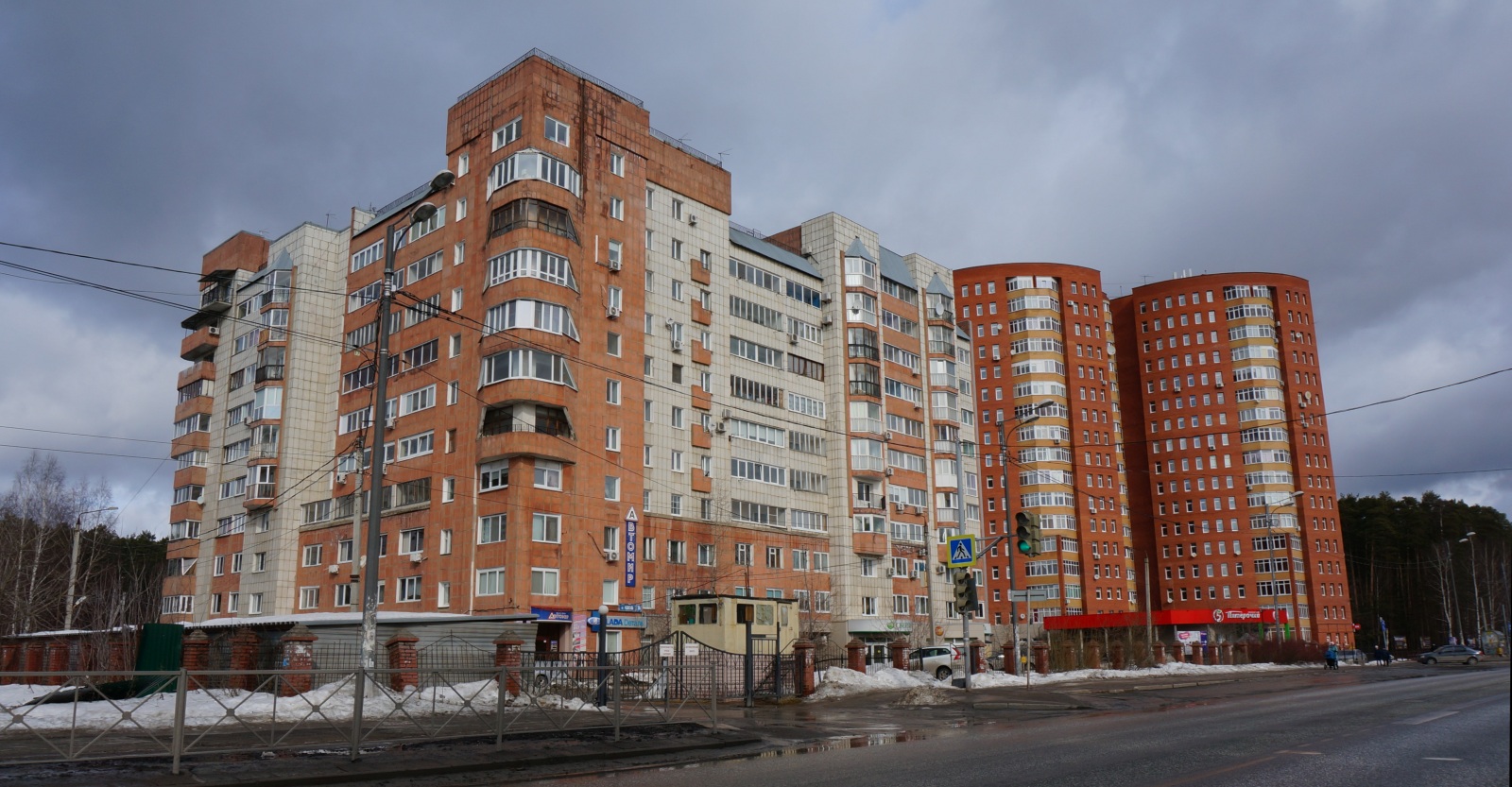 Perm, Улица Адмирала Ушакова, 32; Улица Адмирала Ушакова, 36