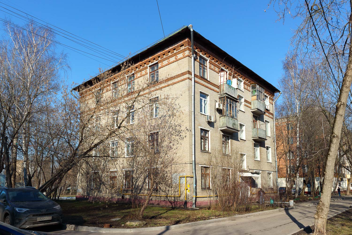 Улица Алексея Свиридова, дом 1