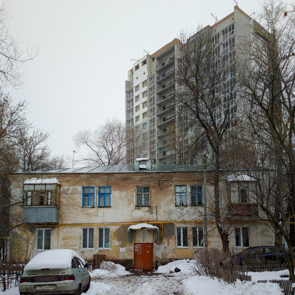 Samara, 8-я Радиальная улица, 15; Улица Советской Армии, 212В стр