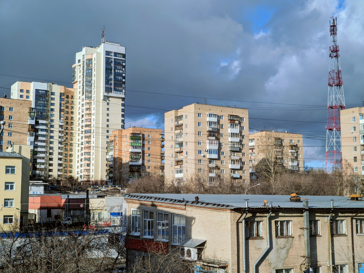 Yekaterinburg, Улица Радищева, 61; Гурзуфская улица, 26; Гурзуфская улица, 24; Гурзуфская улица, 22