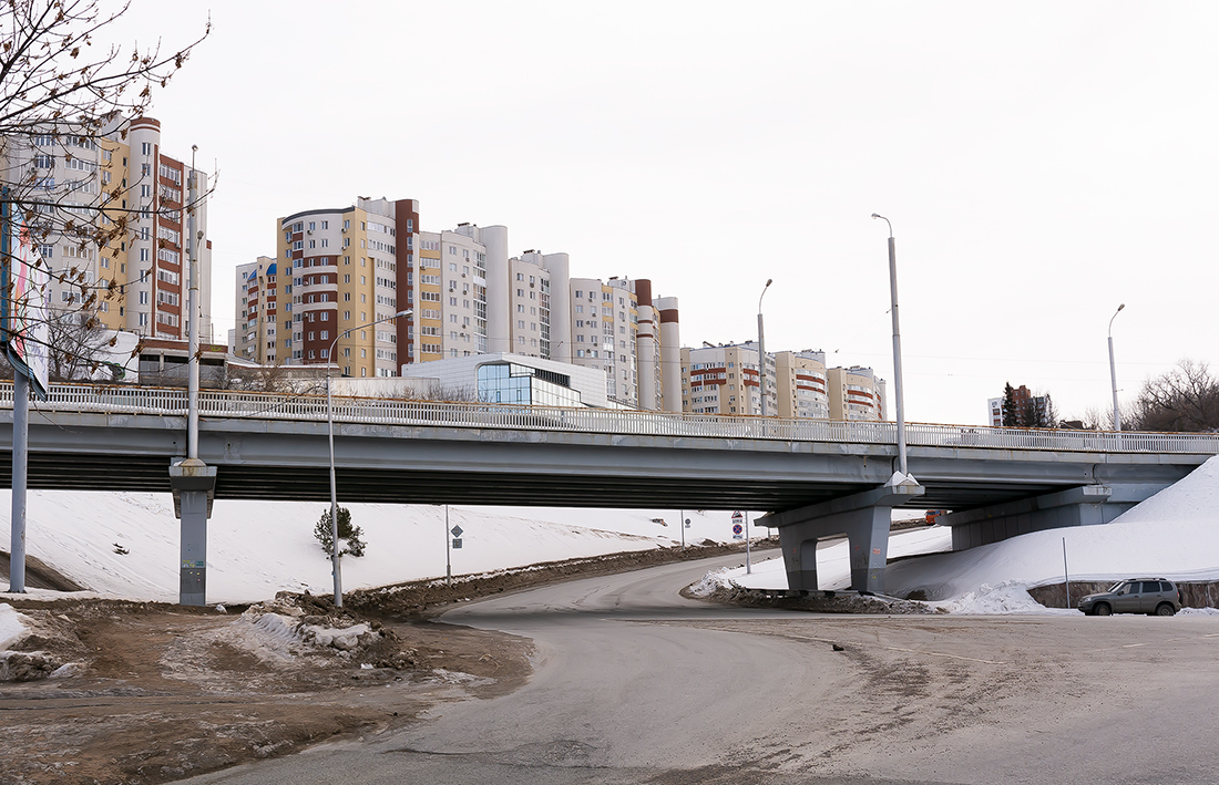 Уфа, Вокзальная улица, Трамвайный мост; Улица Карла Маркса, 60