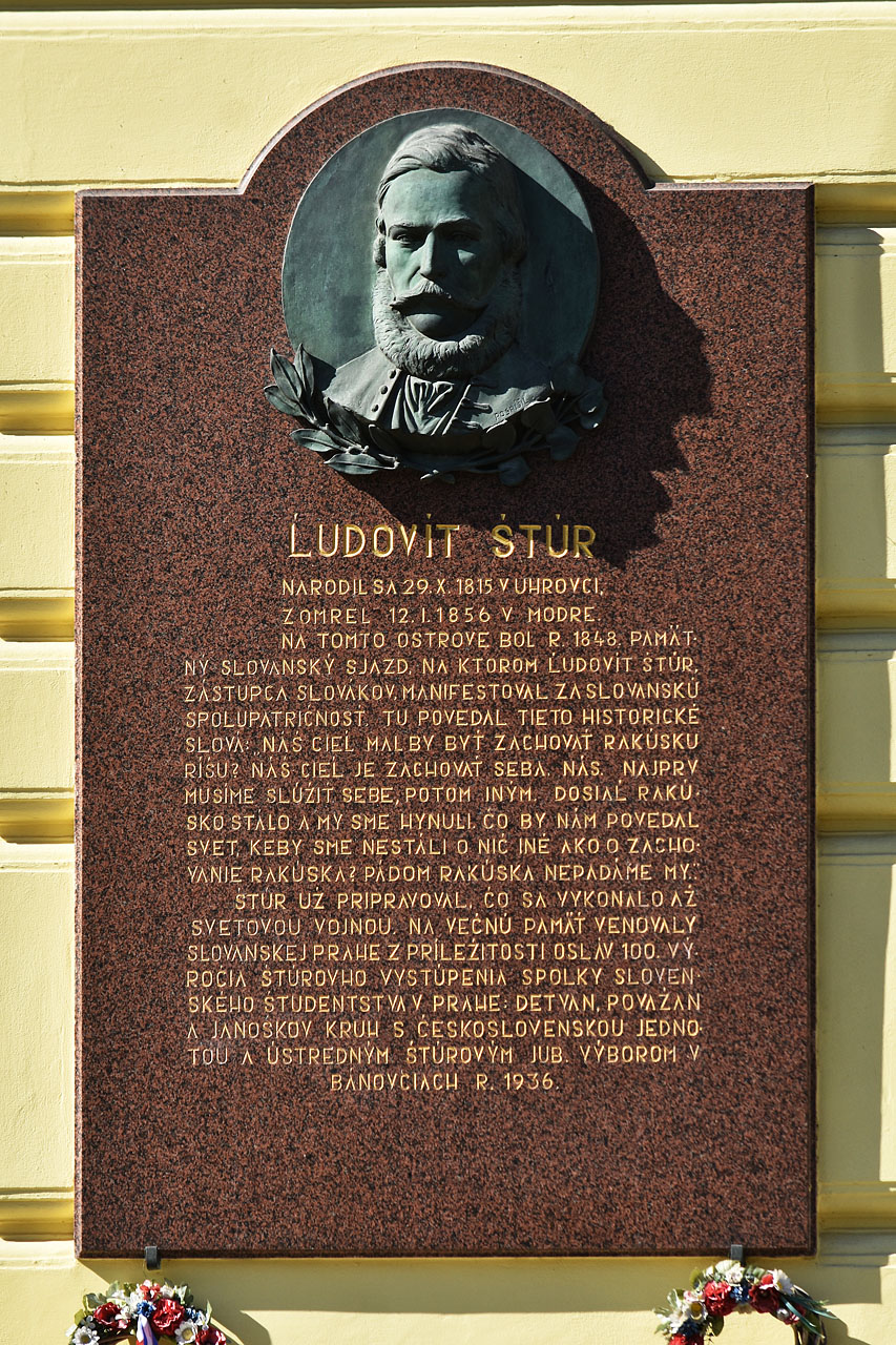 Прага, ​Slovanský ostrov, 8. Прага — Memorial plaques