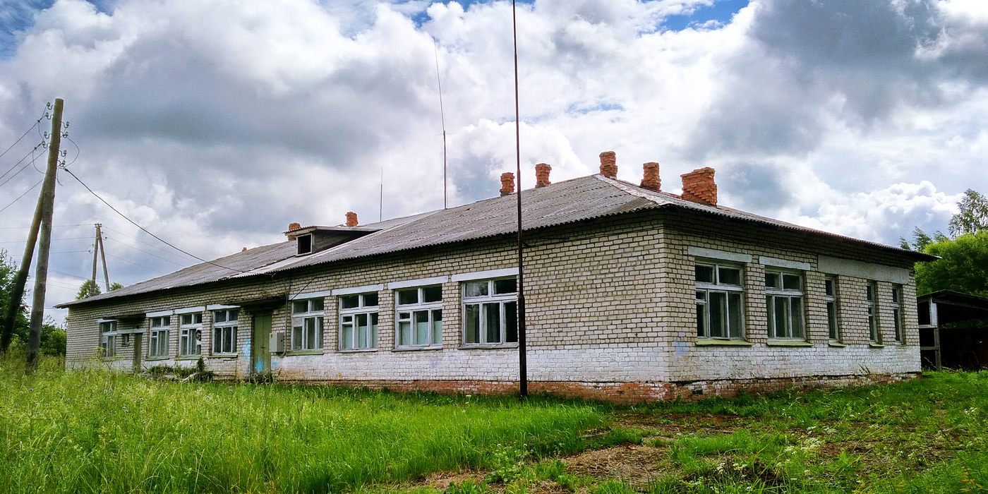 Pereslavsky District, other localities, с. Лыченцы, Школьная улица, 2