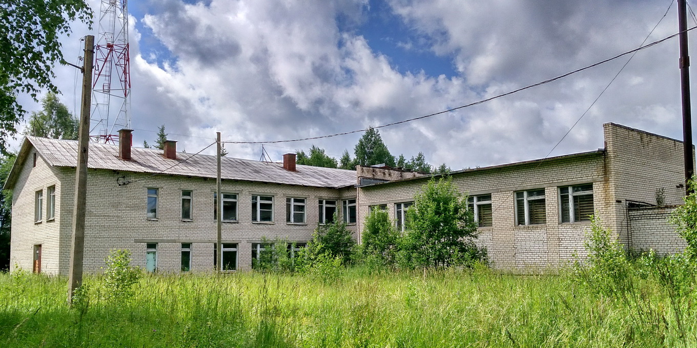 Pereslavsky District, other localities, с. Лыченцы, Школьная улица, 1