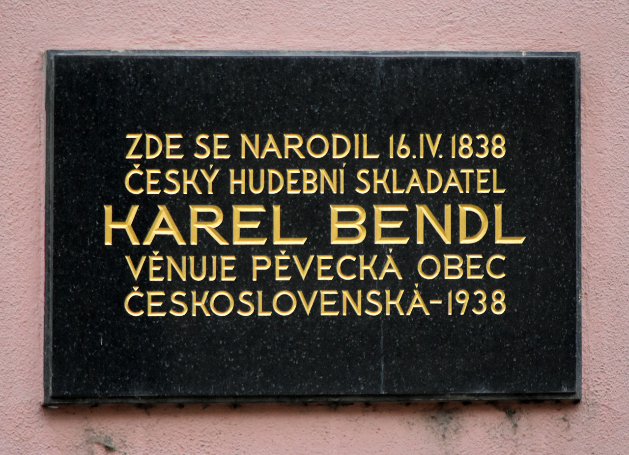 Прага, Soukenická, 14. Прага — Memorial plaques
