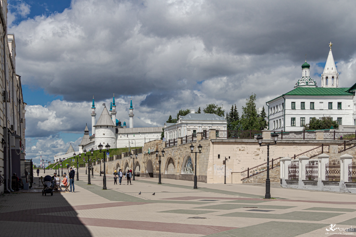 Kazan, Кремль, Юго-Западная Башня; Профсоюзная улица, 1