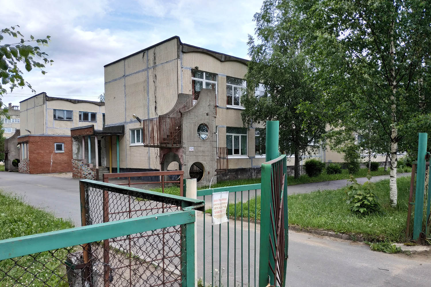 Lomonosov District, other localities, Лопухинка, улица Мира, 11а