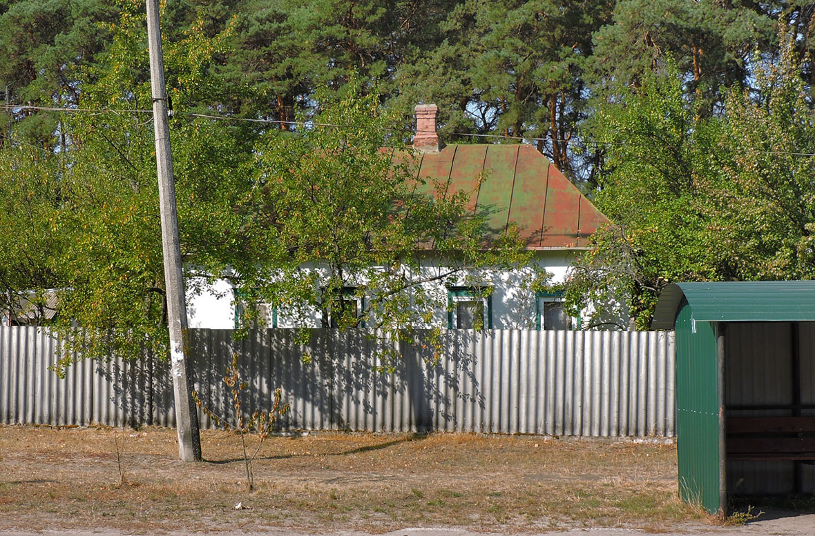 Okhtyrka district. others settlements, с. Климентово, Центральная улица, 2