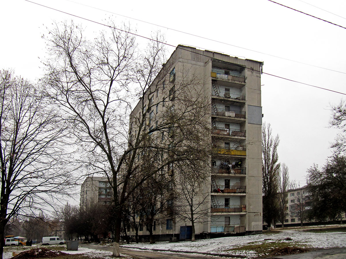 Lisiczansk, Молодежный квартал, 1