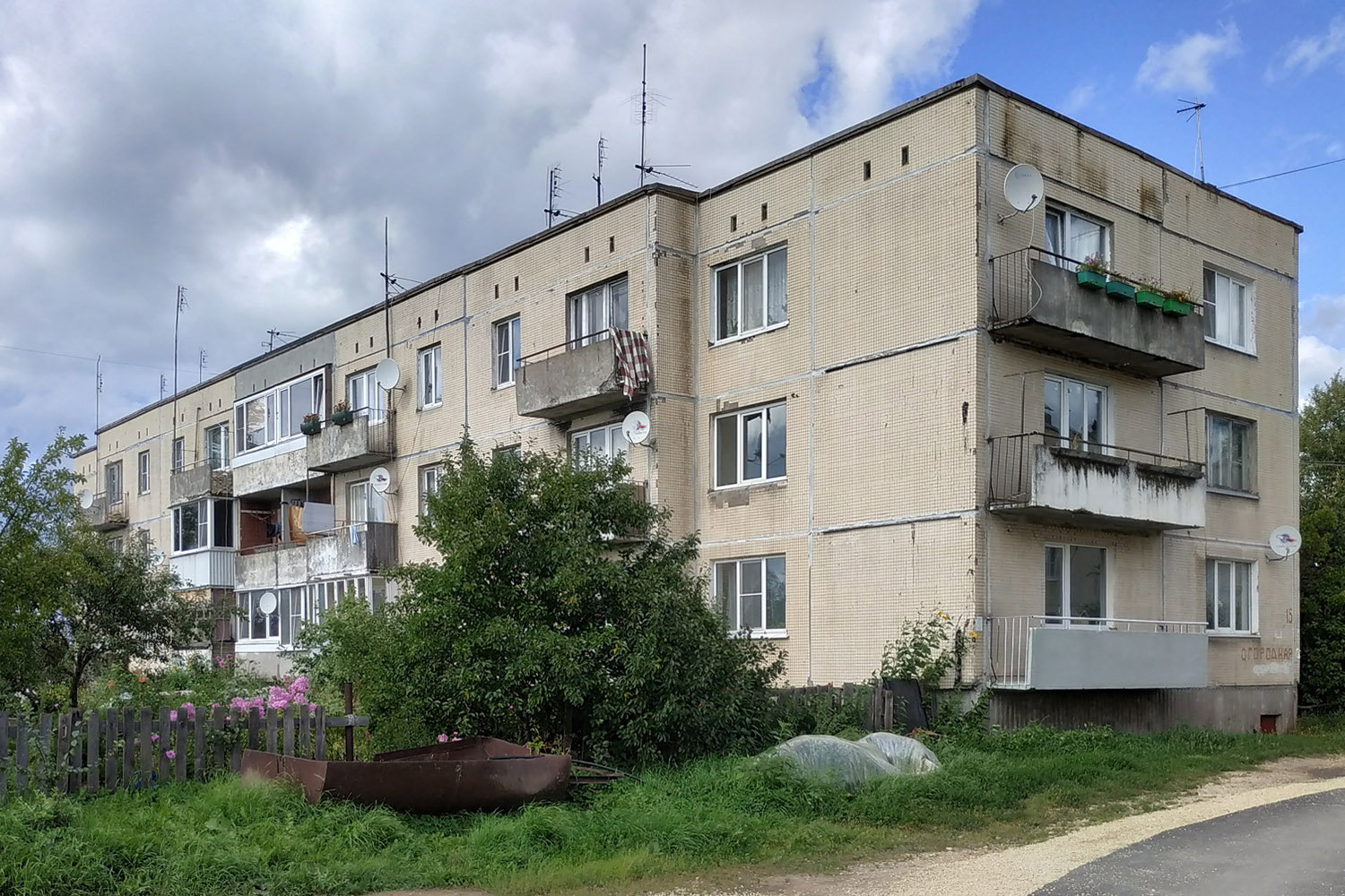Gatchina District, other localities, Куровицы, Огородная улица, 15