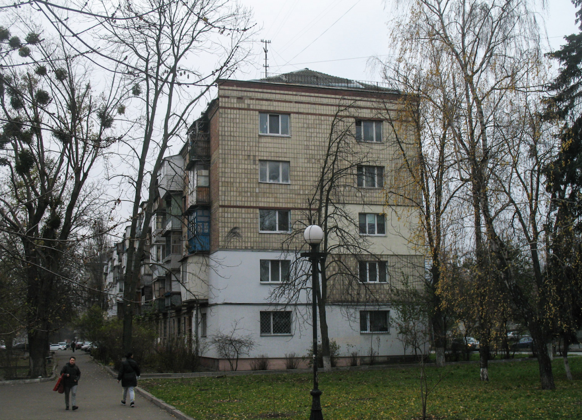 Киев, Вышгородская улица, 52