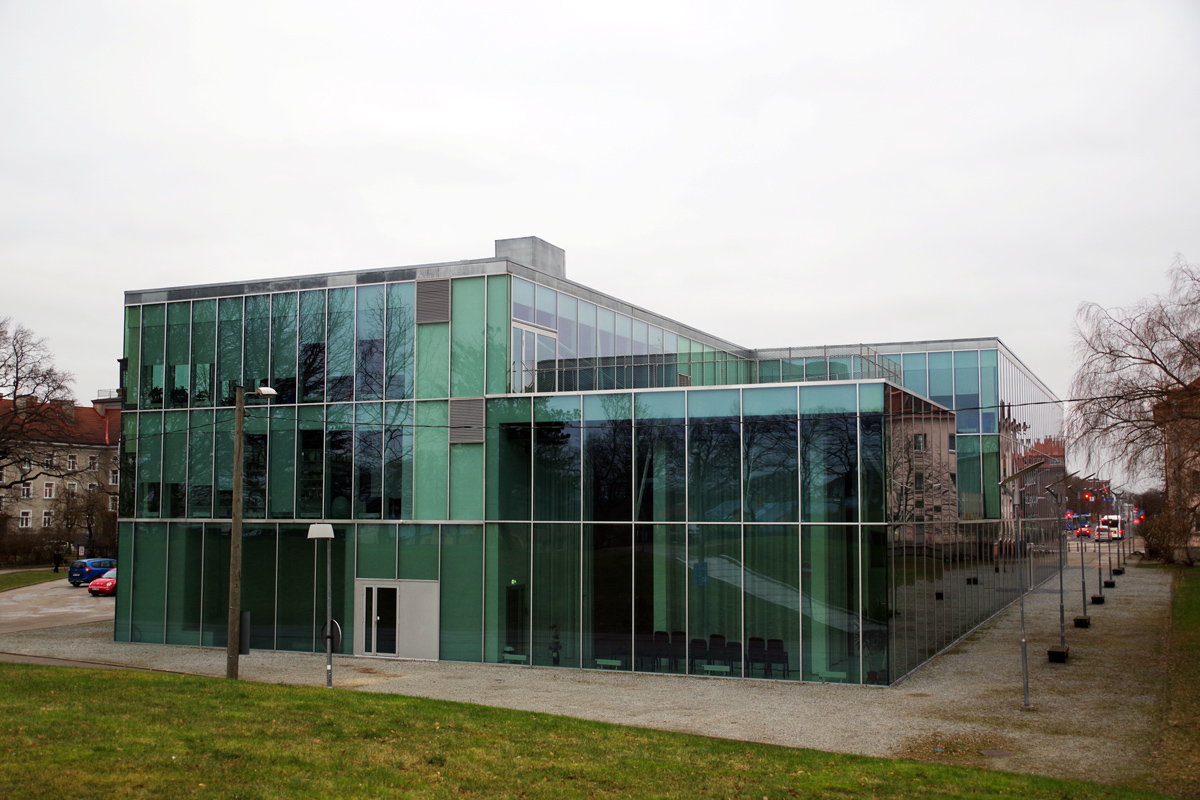 Pärnu, Akadeemia, 3