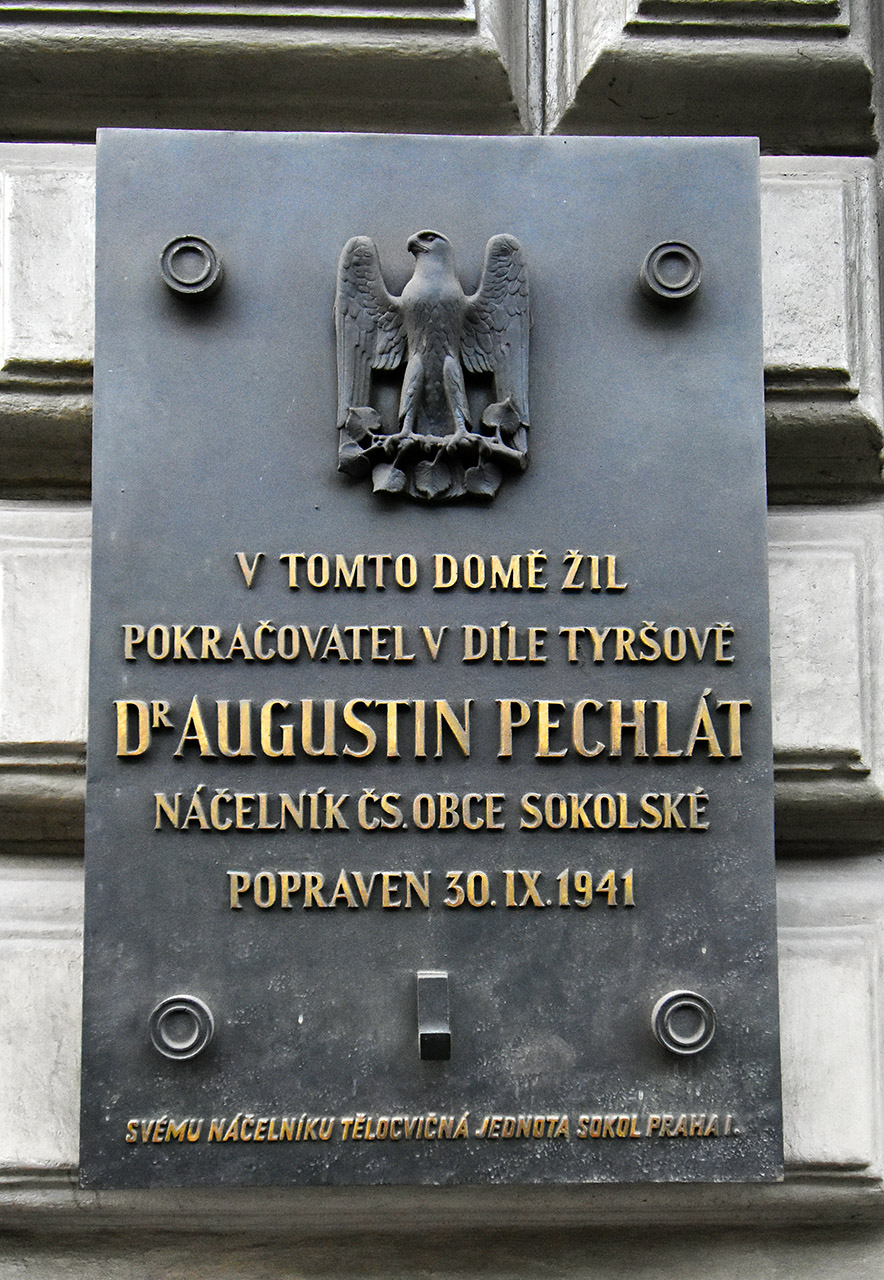 Прага, ​Revoluční, 26. Прага — Мемориальные доски