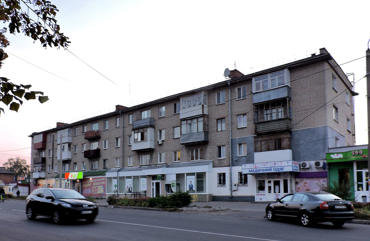 Okhtyrka, Улица Батюка, 32
