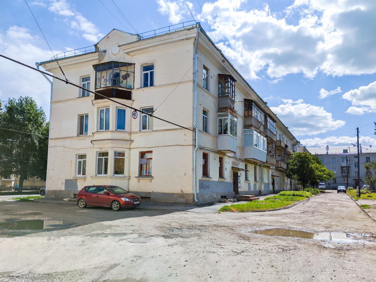 Kamensk-Uralskiy, Стахановская улица, 3