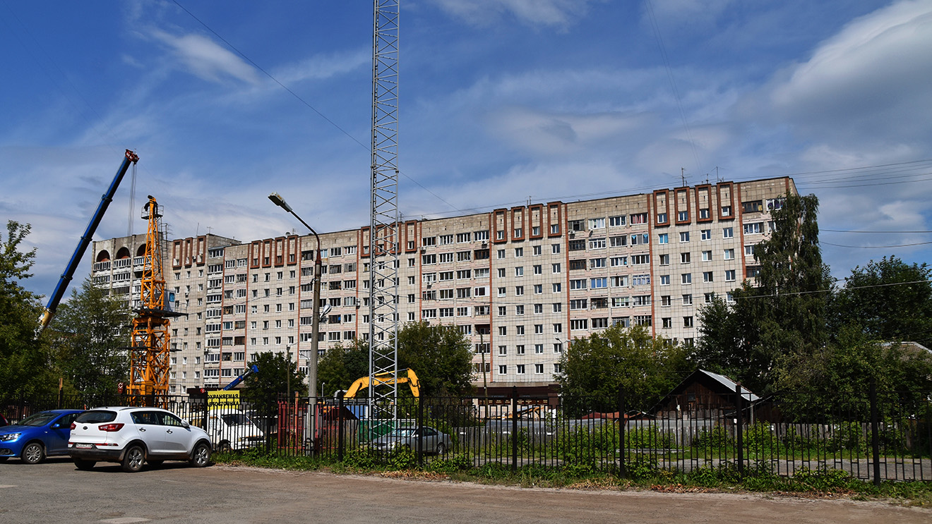 Perm, Улица Советской Армии, 45; Улица Советской Армии, 47