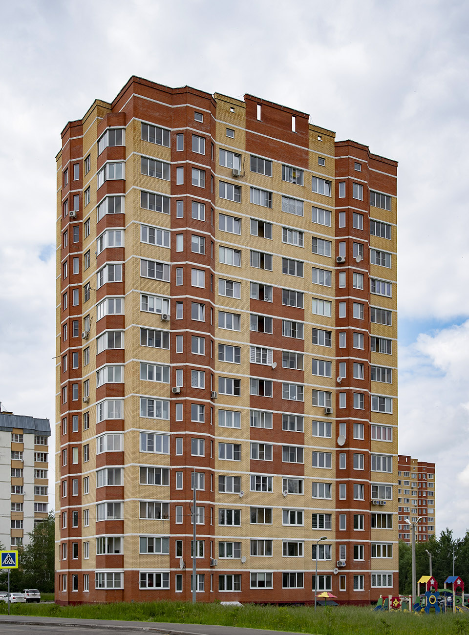 Settlement Voronovskoe, пос. ЛМС, микрорайон Центральный, 35