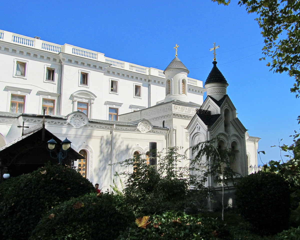 Yalta Municipality, Livadiya, Улица Батурина, 44 Церковь Воздвижения