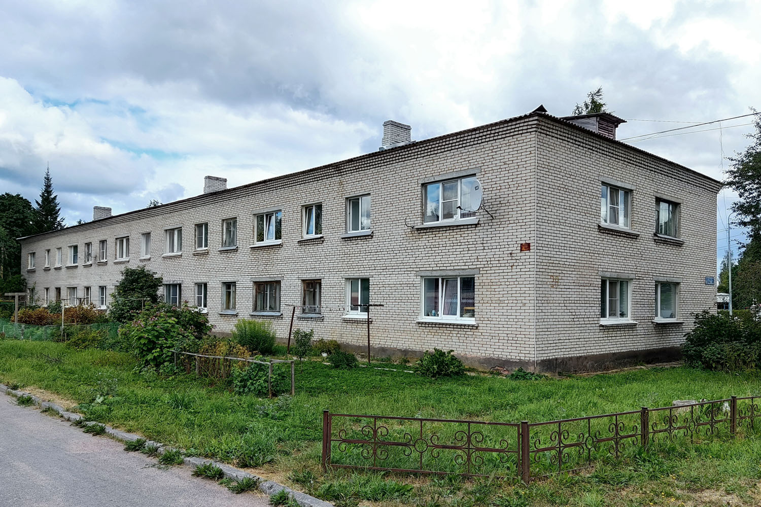 Priozersk District, other localities, Петровское, Шоссейная улица, 28