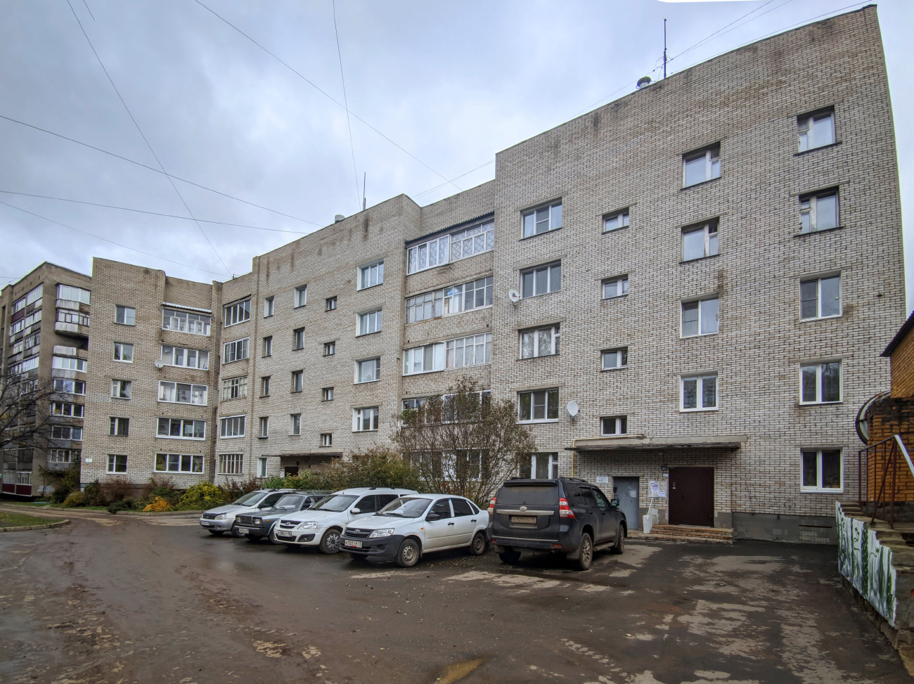 Glazov, Улица Кирова, 8А (пп. 1); Улица Кирова, 8А (пп. 2)