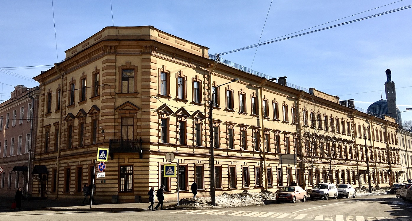 Saint Petersburg, Мичуринская улица, 14 (подъезды 1-8)